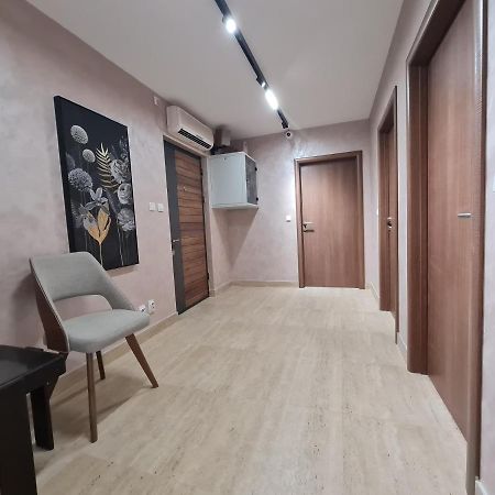Airport Molko Apartments Surcin Экстерьер фото